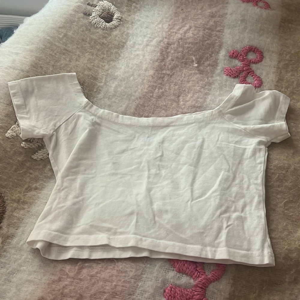 Brandy Melville tee shirt